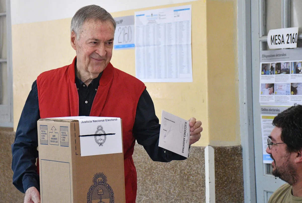 19-11-2023_vota_el_gobernador_juan_schiaretti