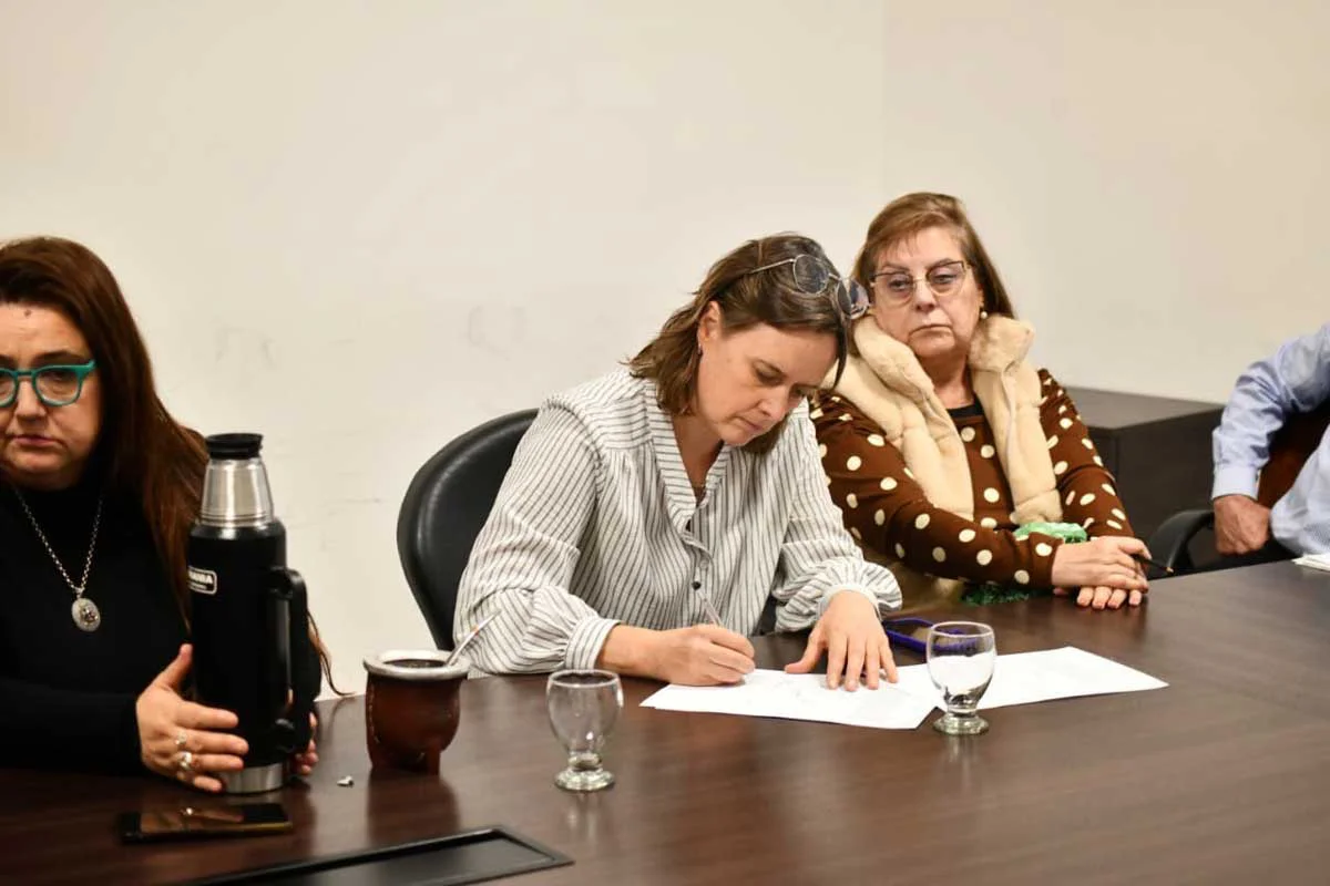 jubilados-con-legisladores-(3)