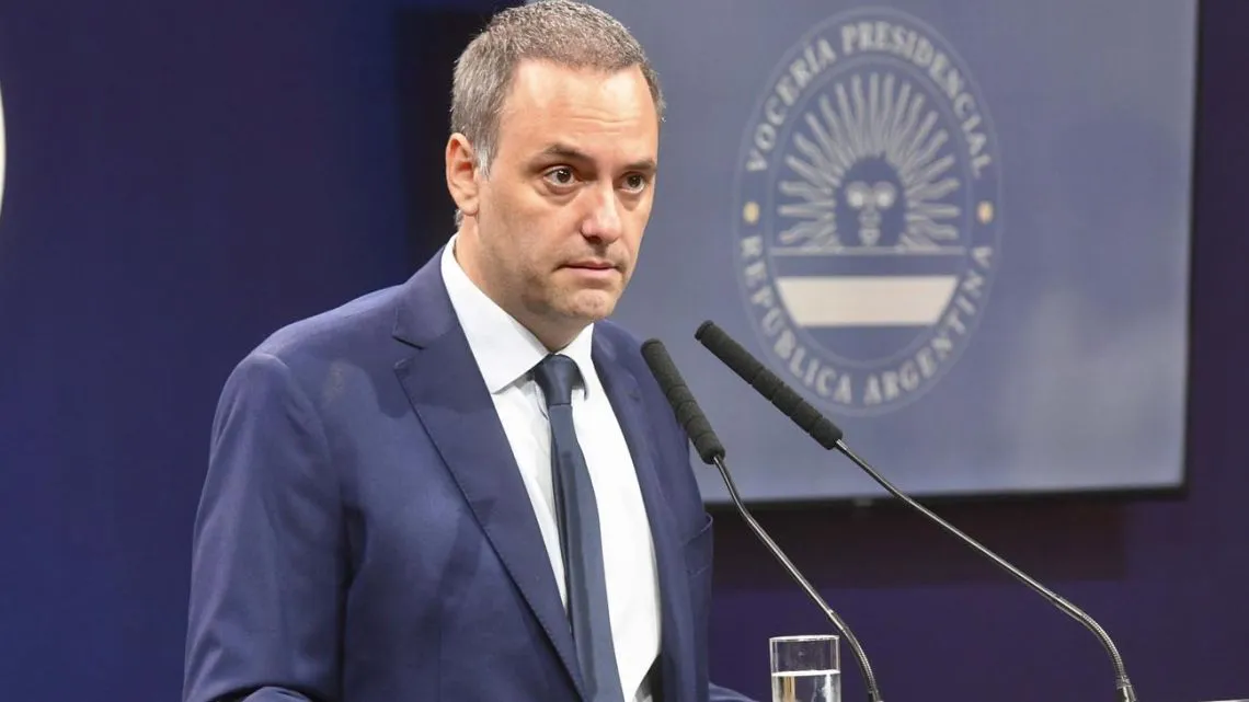 conferencia-de-prensa-de-manuel-adorni-vocero-presidencial-1751758