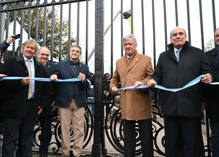 guillermo-francos-corte-cinta-la-rural