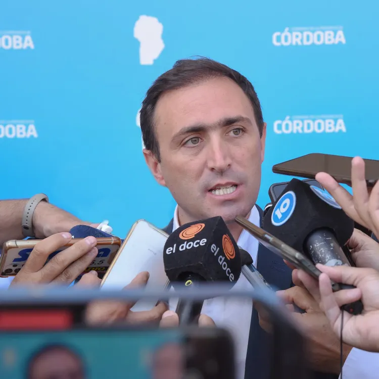 MINISTRO JULIAN LOPEZ