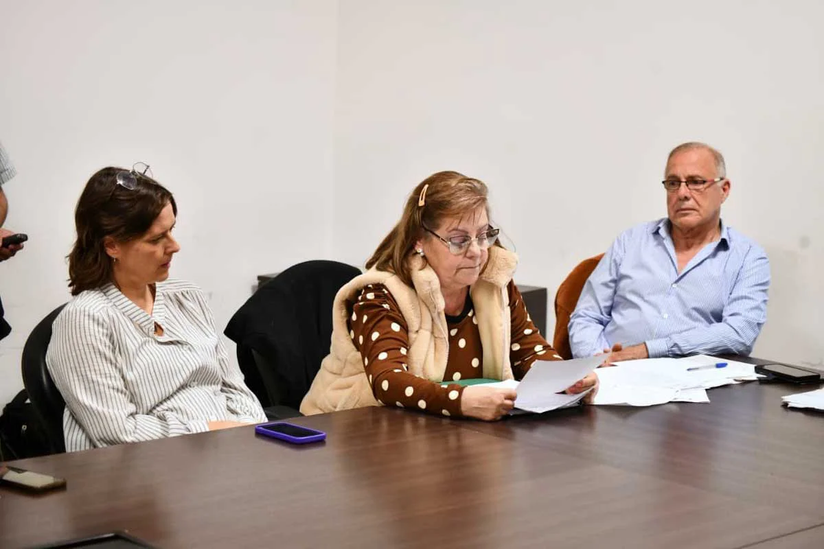 jubilados-con-legisladores-(1)