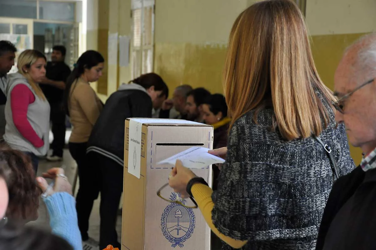 votando