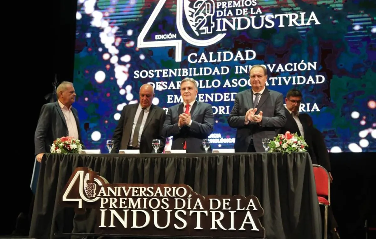 llaryora-dia-de-la-industria