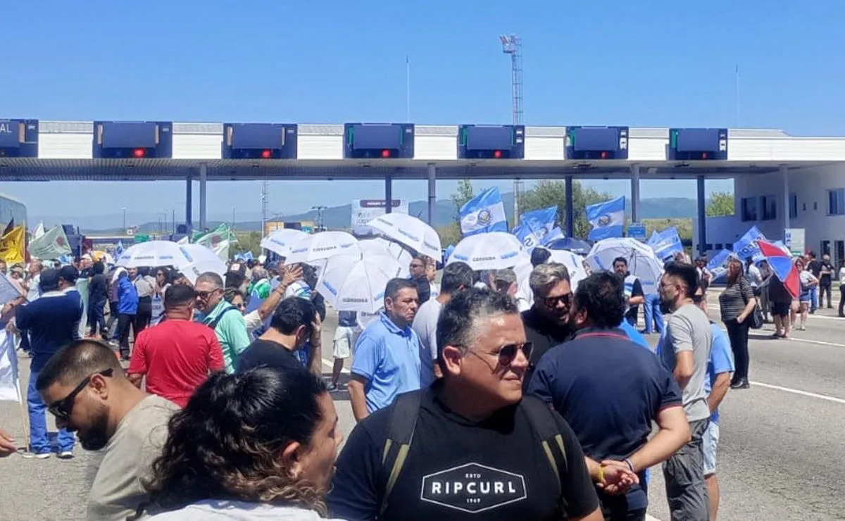 2bdf24ec-3845-466d-8106-c823884d4164