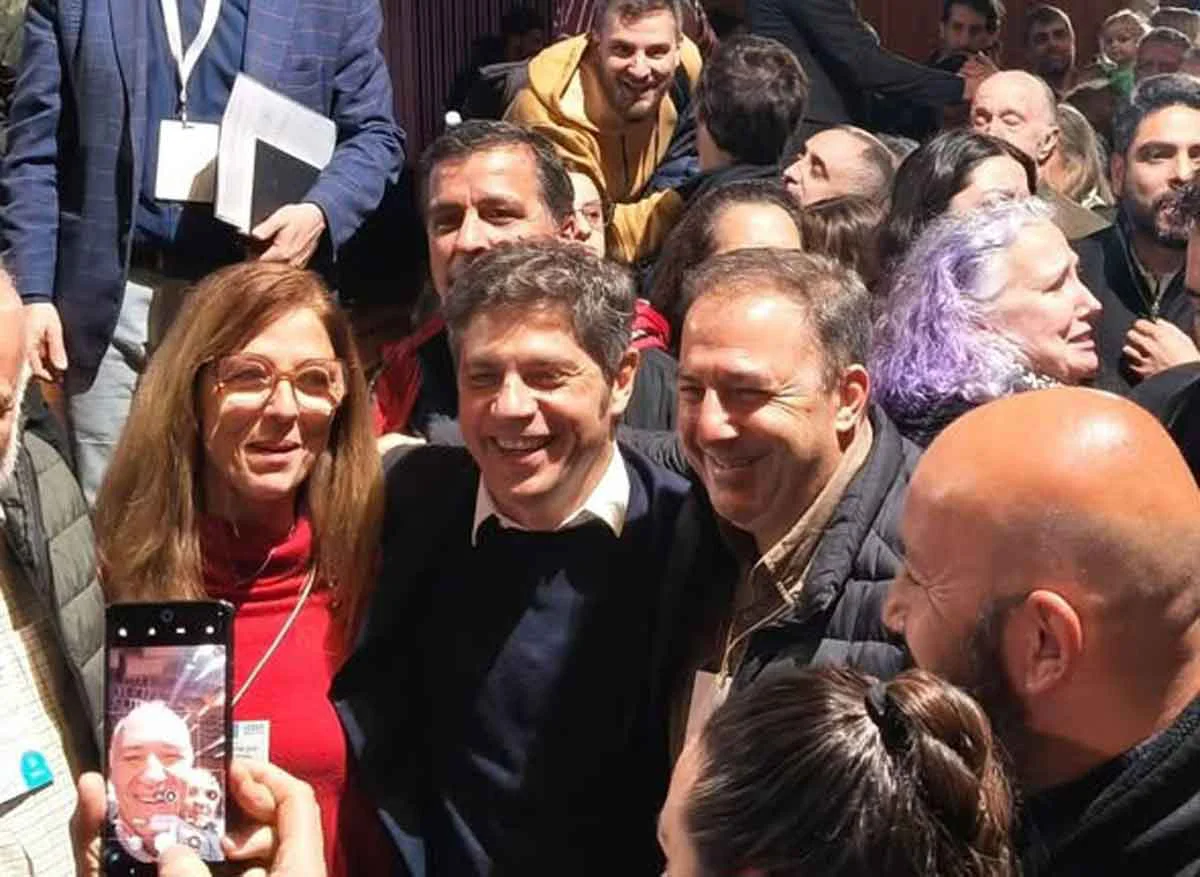 Con-Axel-en-el-lanzamiento-del-Centro-de-Estudios-Derecho-al-Futuro,-UBA,-agosto-2026