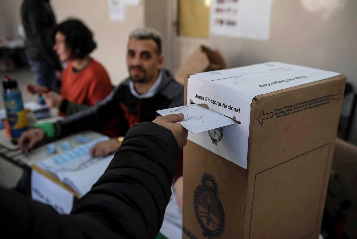 VOTANDO
