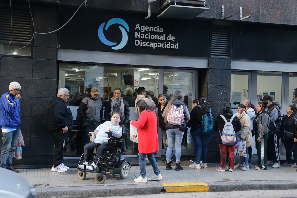 Entrevistas-fila-Agencia-Nacional-Discapacidad-MARIANO-MARTINO-50