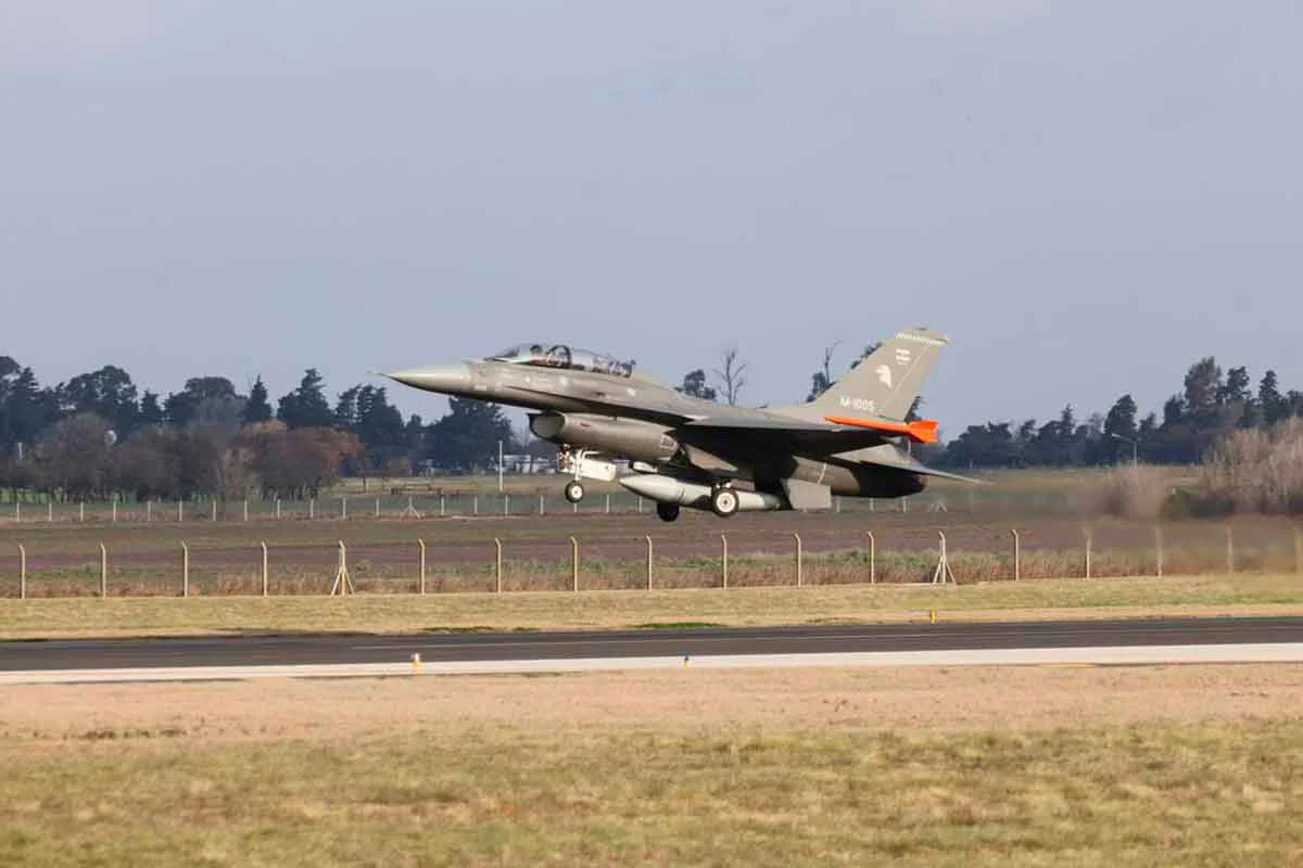 avione-f-16