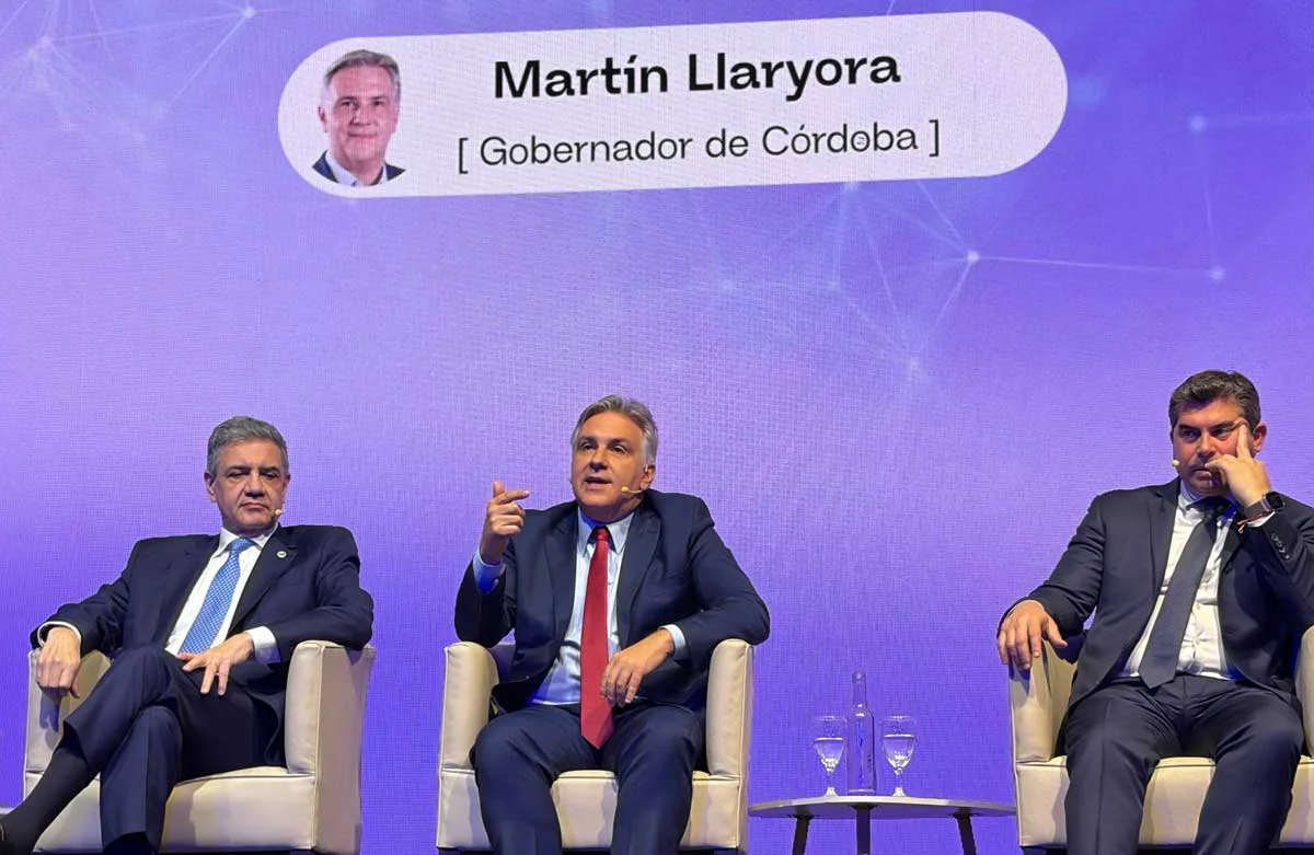 LLARYORA--(1)
